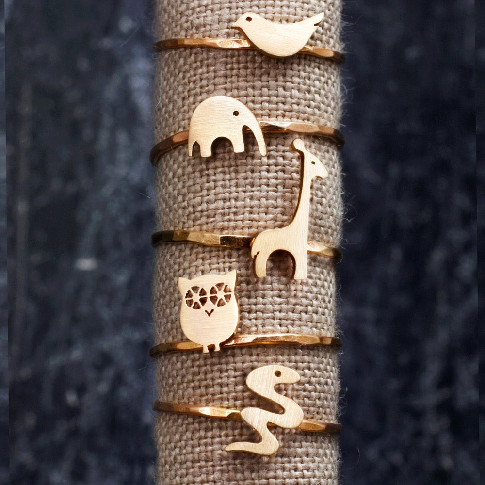五種款式的精緻簡約動物戒指 - 鳥戒指、大象戒指、長頸鹿戒指、貓頭鷹戒指或蛇戒指